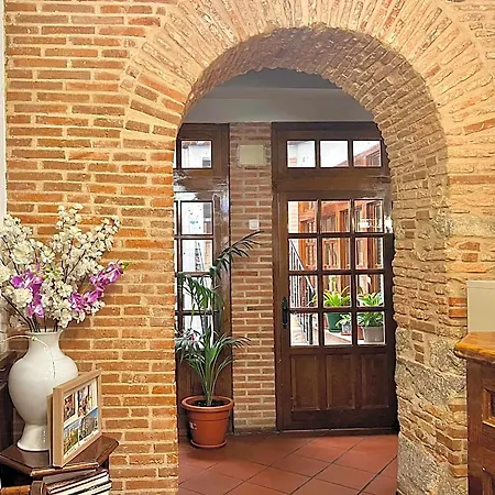San Miguel 2* Σεγκόβια